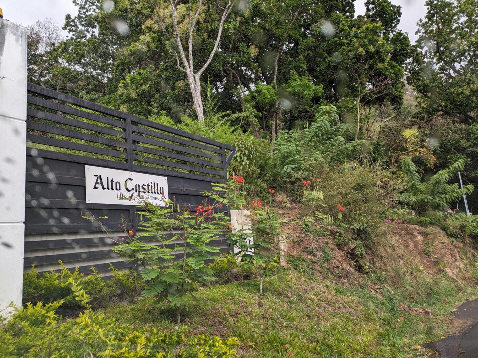 Fully Furnished Lodge With Hot Tub And Pool - Alto Castillo San Jose  Exterior photo